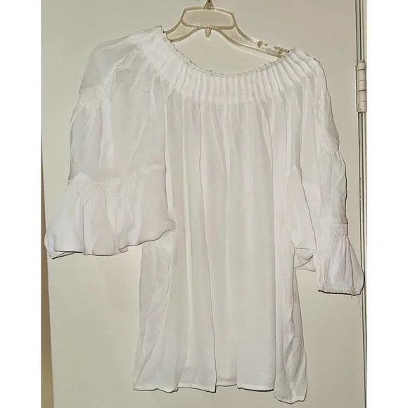Entro Off White Scoop Neck Top ~ M - Picture 2 of 2
